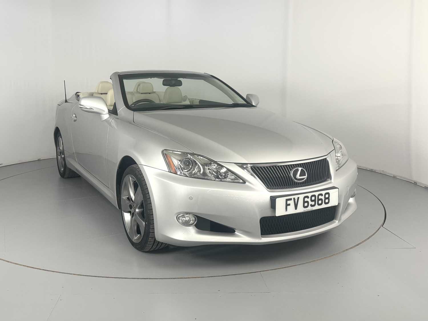 Lot 44 - 2010 Lexus IS250C