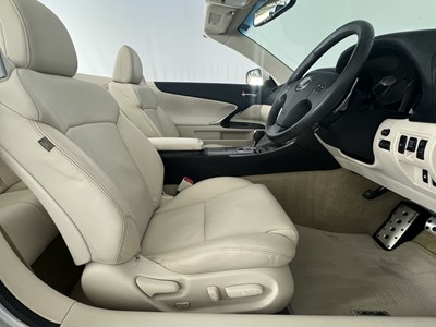 Lot 44 - 2010 Lexus IS250C