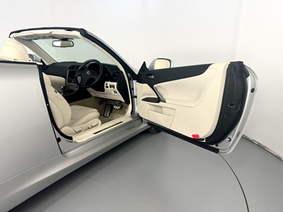 Lot 44 - 2010 Lexus IS250C