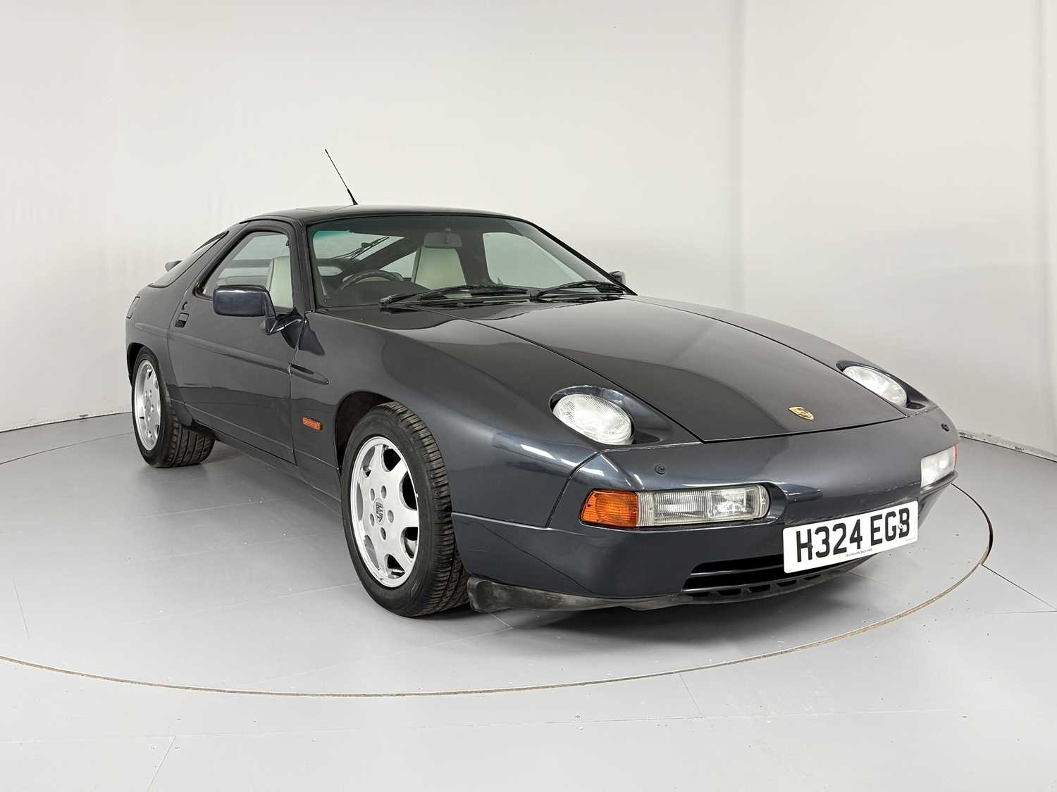 Lot 42 - 1990 Porsche 928S Series 4