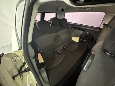 Lot 59 - 2010 Mini Cooper Clubman