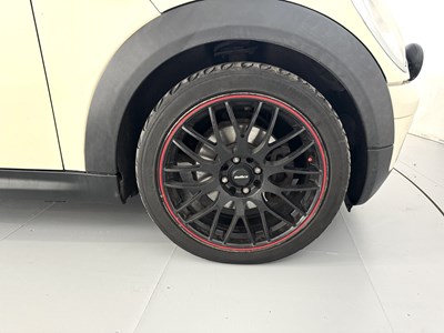 Lot 59 - 2010 Mini Cooper Clubman
