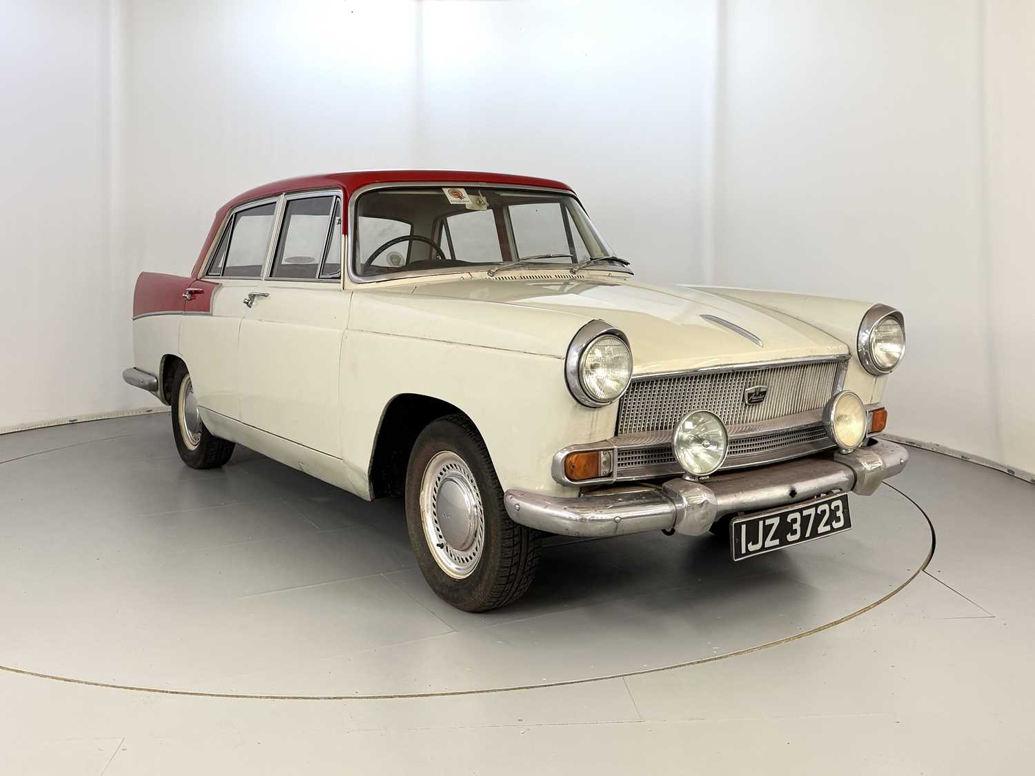 Lot 4 - 1960 Austin A55 Cambridge