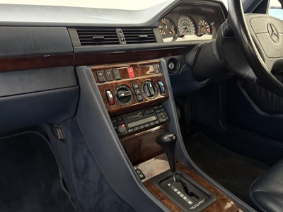 Lot 79 - 1995 Mercedes-Benz E320