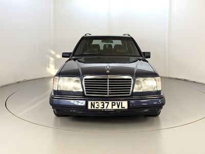 Lot 79 - 1995 Mercedes-Benz E320