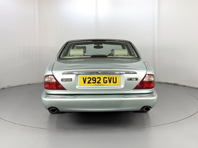 Lot 82 - 1999 Jaguar XJ8