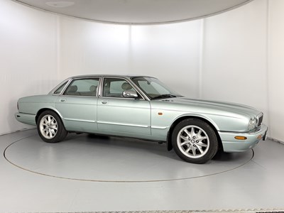 Lot 82 - 1999 Jaguar XJ8