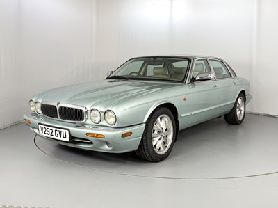 Lot 82 - 1999 Jaguar XJ8