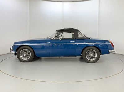 Lot 9 - 1974 MG B Roadster