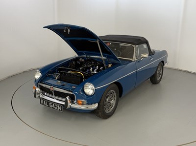 Lot 9 - 1974 MG B Roadster