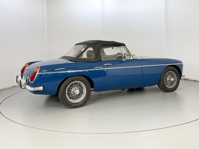 Lot 9 - 1974 MG B Roadster