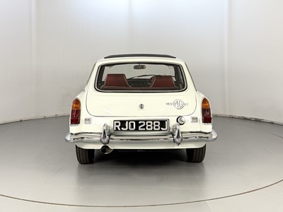 Lot 25 - 1971 MG BGT