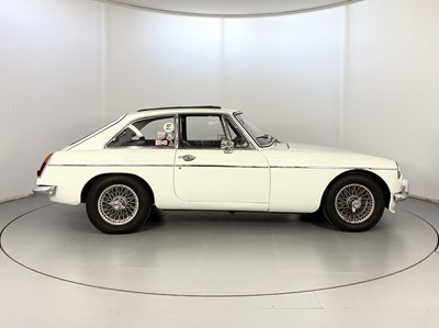 Lot 25 - 1971 MG BGT