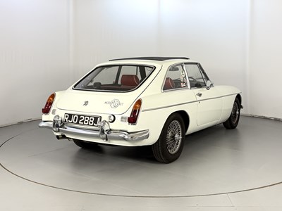 Lot 25 - 1971 MG BGT