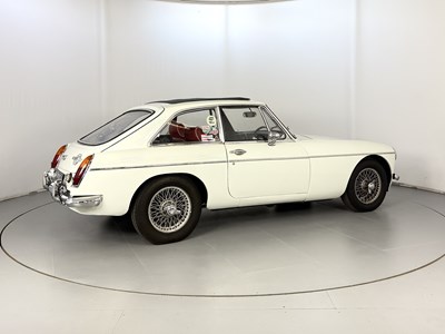 Lot 25 - 1971 MG BGT