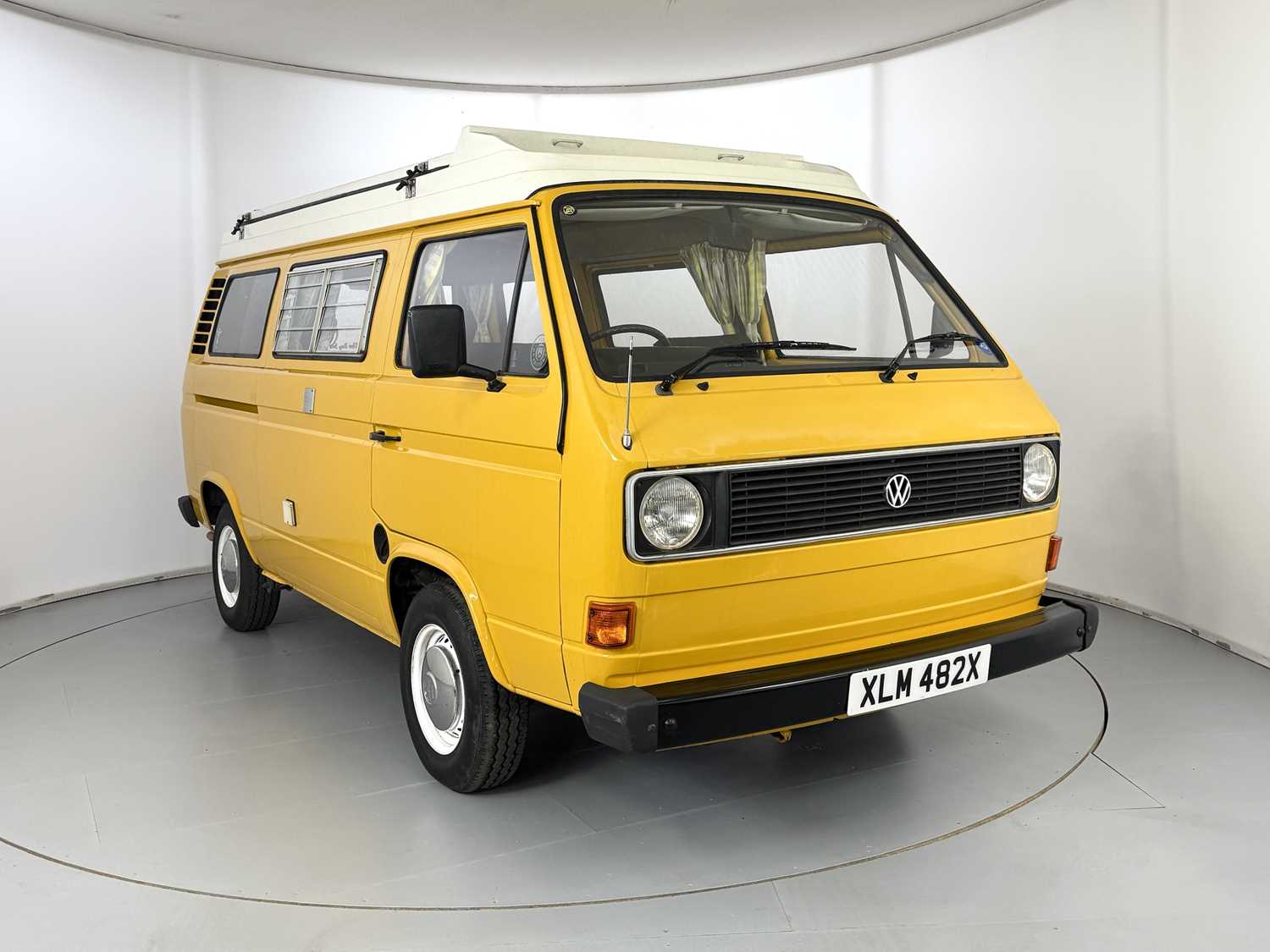 Lot 41 - 1982 Volkswagen T25