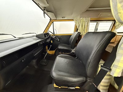 Lot 41 - 1982 Volkswagen T25