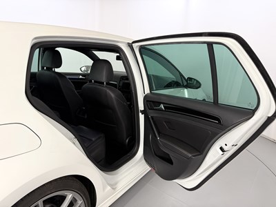 Lot 57 - 2014 Volkswagen Golf R