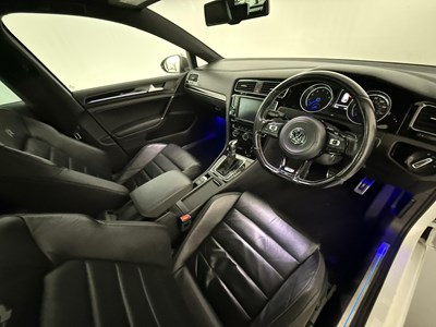 Lot 57 - 2014 Volkswagen Golf R