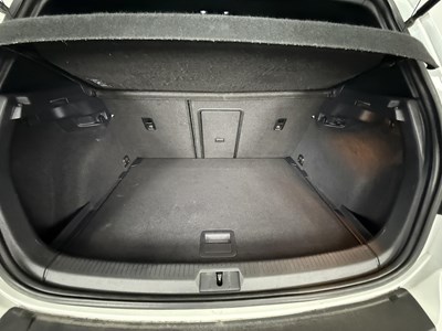 Lot 57 - 2014 Volkswagen Golf R