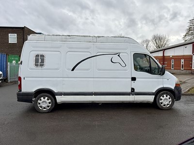 Lot 136 - 2004 Renault Master LH35