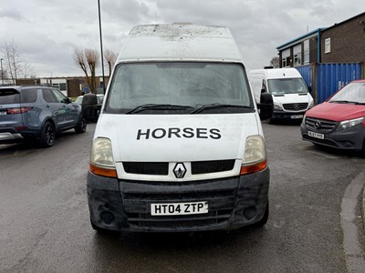 Lot 136 - 2004 Renault Master LH35