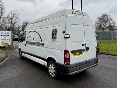 Lot 136 - 2004 Renault Master LH35