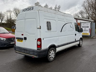 Lot 136 - 2004 Renault Master LH35