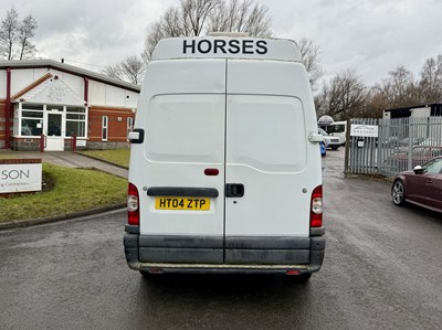 Lot 136 - 2004 Renault Master LH35