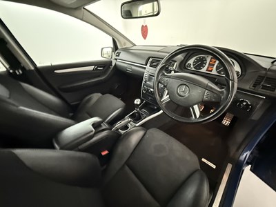 Lot 141 - 2009 Mercedes-Benz B200 Sport
