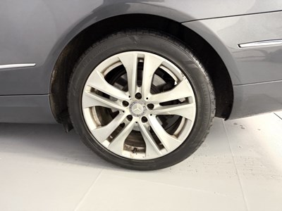 Lot 102 - 2010 Mercedes-Benz E250