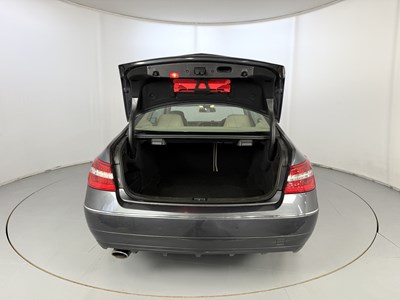 Lot 102 - 2010 Mercedes-Benz E250