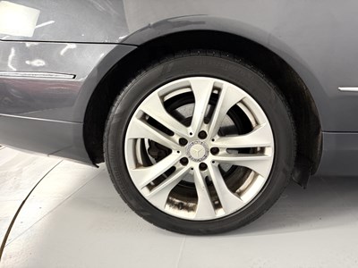 Lot 102 - 2010 Mercedes-Benz E250