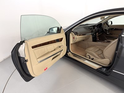 Lot 102 - 2010 Mercedes-Benz E250