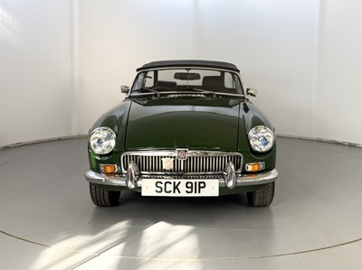 Lot 46 - 1976 MG B Roadster