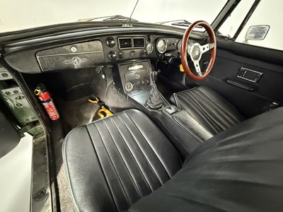 Lot 46 - 1976 MG B Roadster