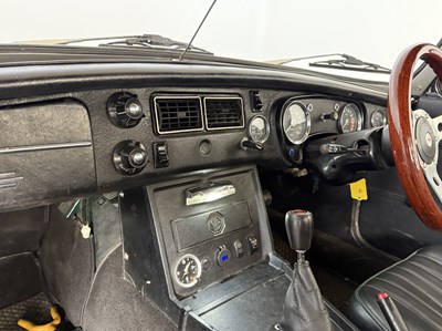 Lot 46 - 1976 MG B Roadster