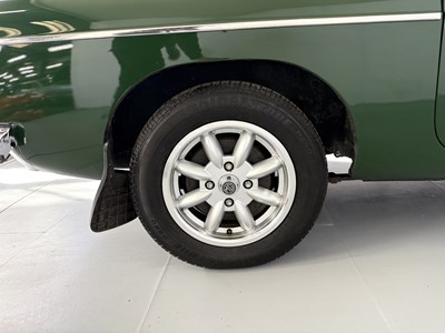 Lot 46 - 1976 MG B Roadster
