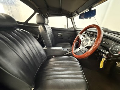 Lot 46 - 1976 MG B Roadster