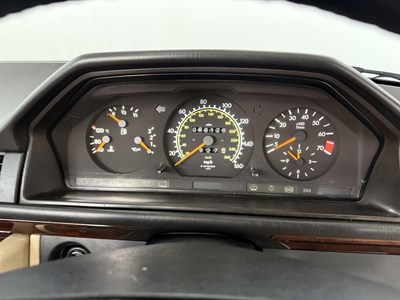 Lot 7 - 1994 Mercedes-Benz E320 Sportline Cabriolet