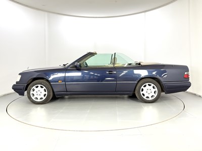 Lot 7 - 1994 Mercedes-Benz E320 Sportline Cabriolet