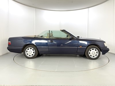 Lot 7 - 1994 Mercedes-Benz E320 Sportline Cabriolet