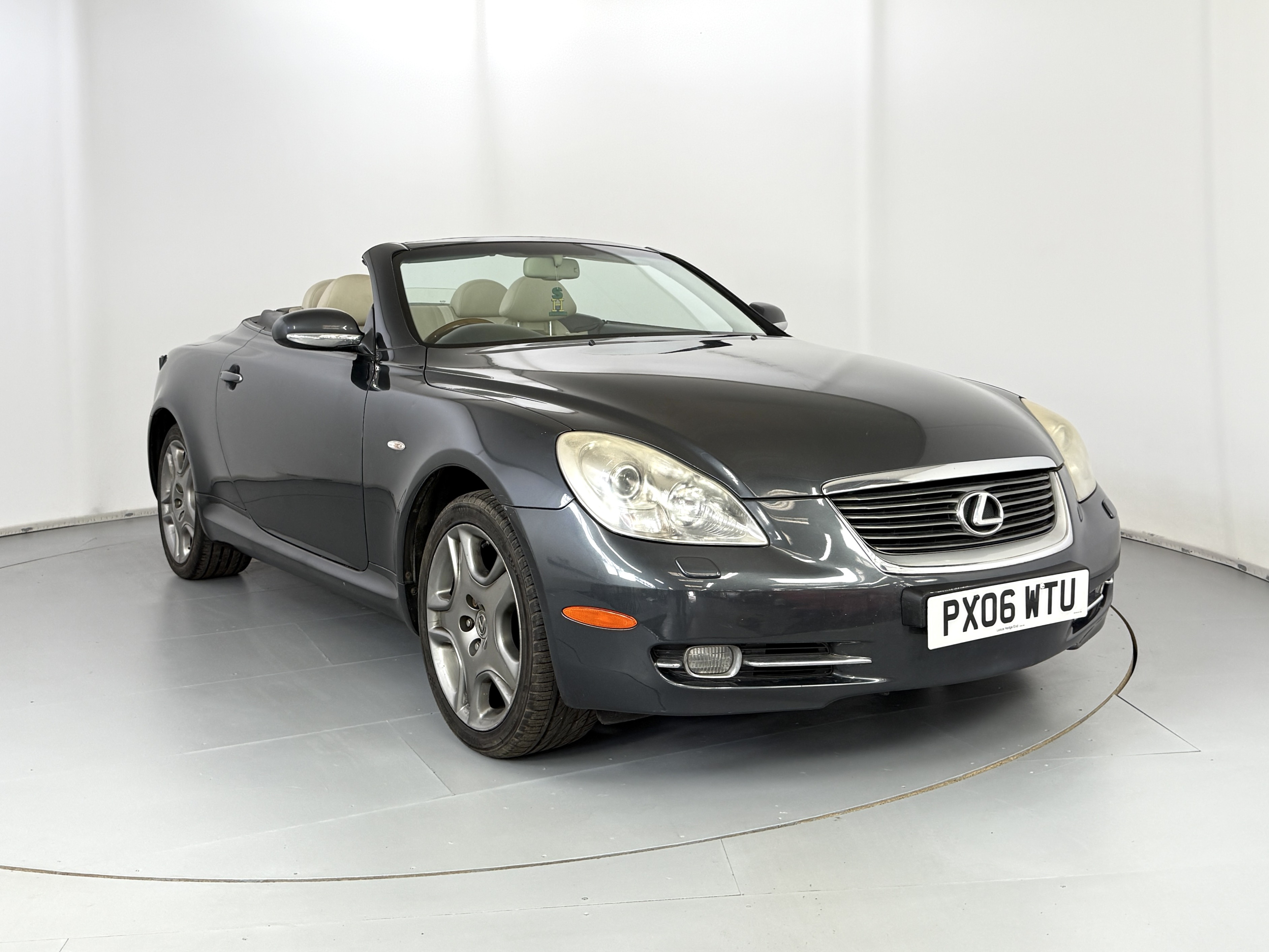 Lot 106 - 2006 Lexus SC430