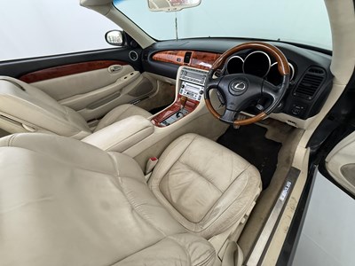 Lot 21 - 2006 Lexus SC430
