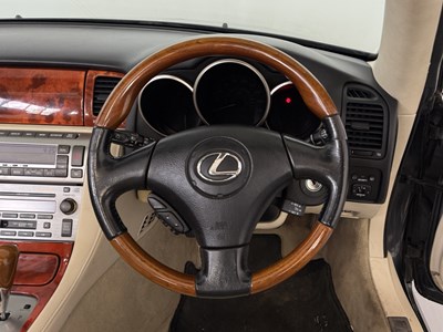 Lot 21 - 2006 Lexus SC430