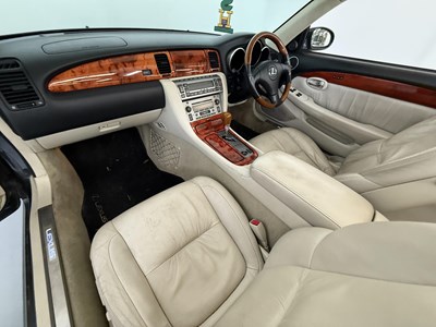 Lot 21 - 2006 Lexus SC430