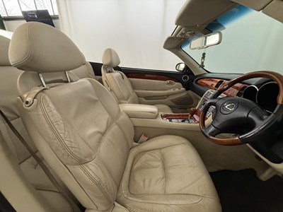 Lot 21 - 2006 Lexus SC430