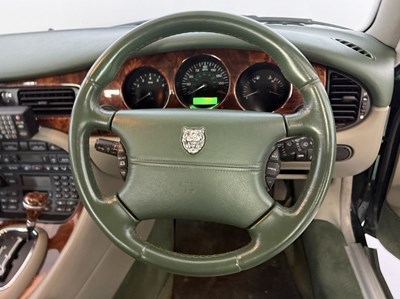 Lot 153 - 1998 Jaguar XJ8 Sovereign
