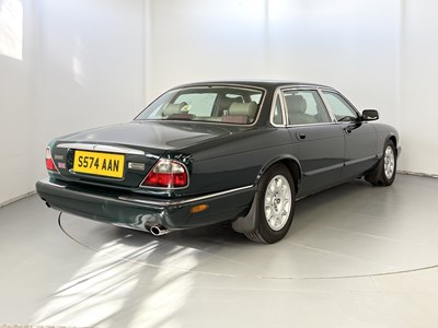 Lot 153 - 1998 Jaguar XJ8 Sovereign