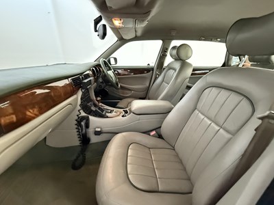 Lot 153 - 1998 Jaguar XJ8 Sovereign